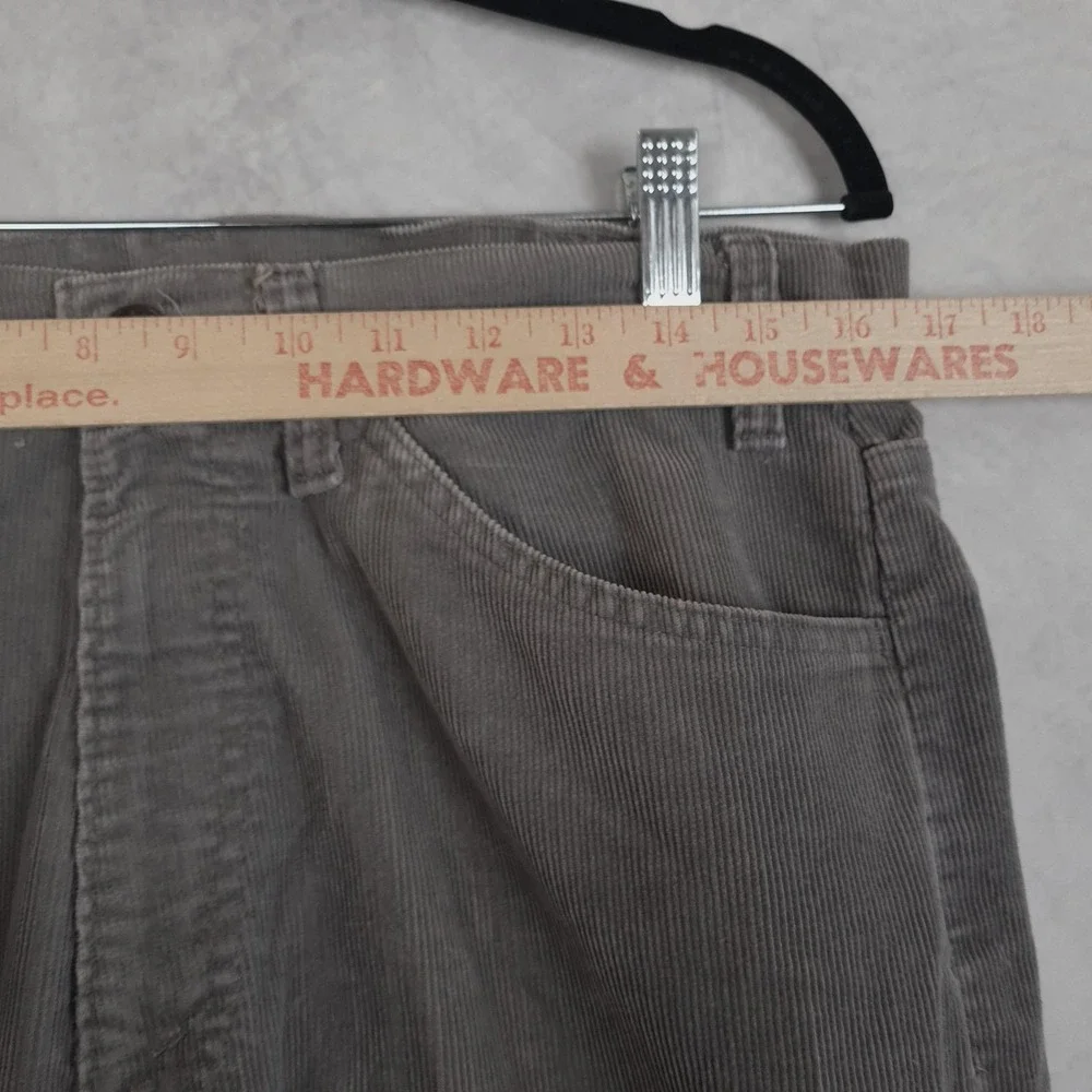 Vintage Levis 519 Corduroy Chino Pants Mens 33x28 Gray Straight Leg Casual 80s